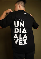 Un Dia a La Vez Black Oversized Tee