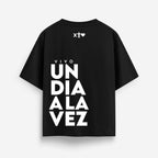 Un Dia a La Vez Black Oversized Tee